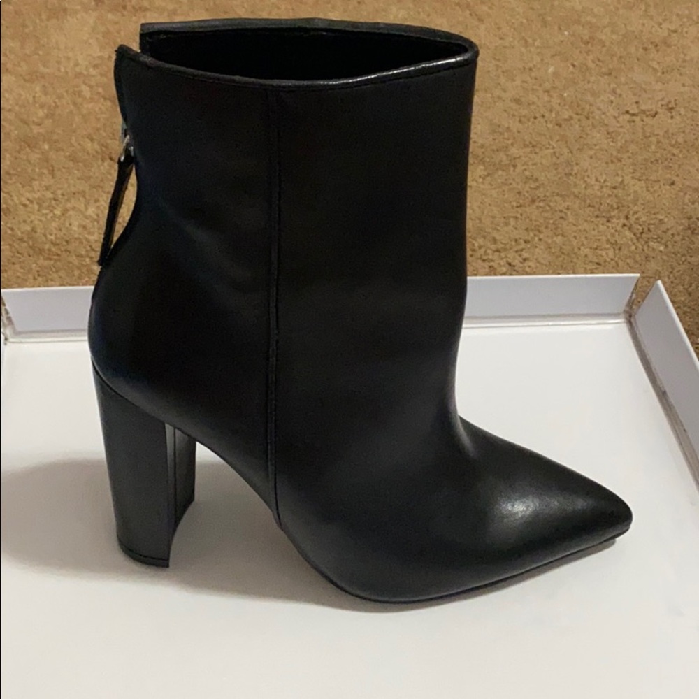 Steve Madden Trista Black Leather Booties